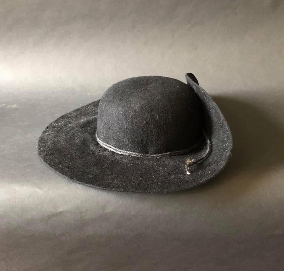 Unbound Round Hat without Cockade