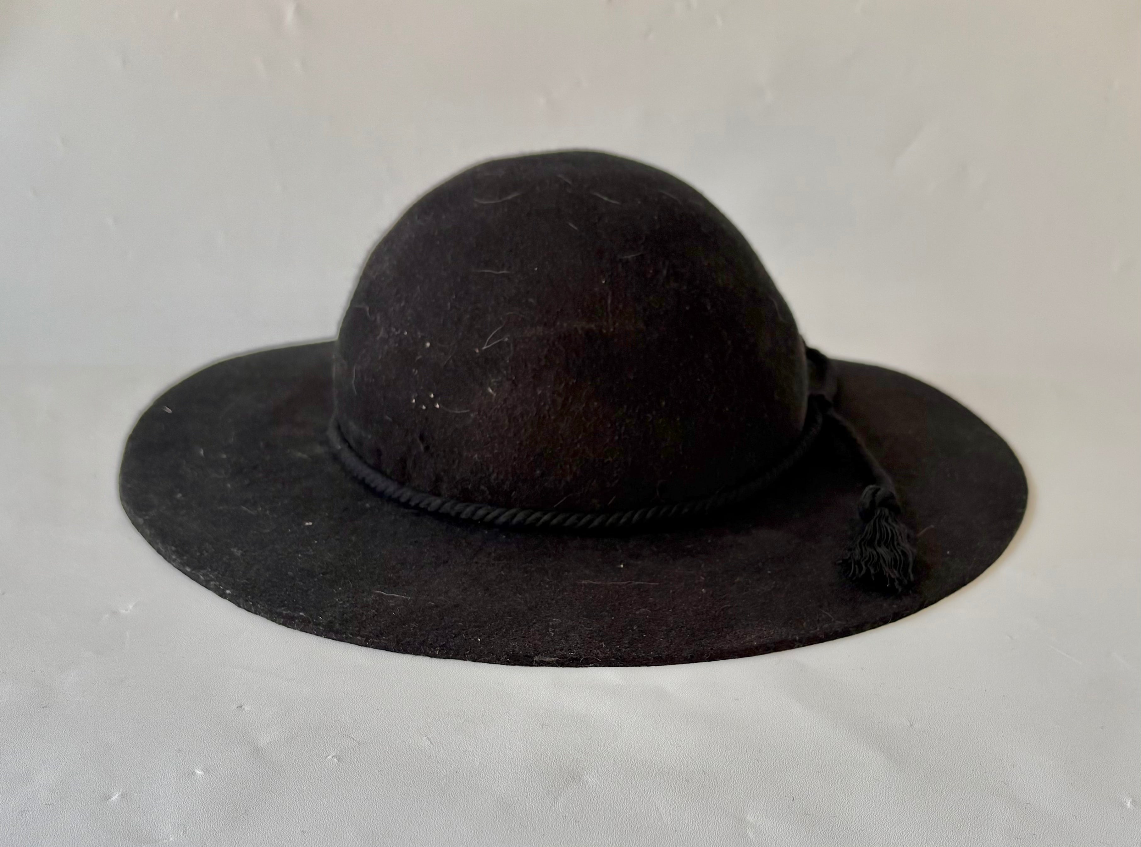Round Hat