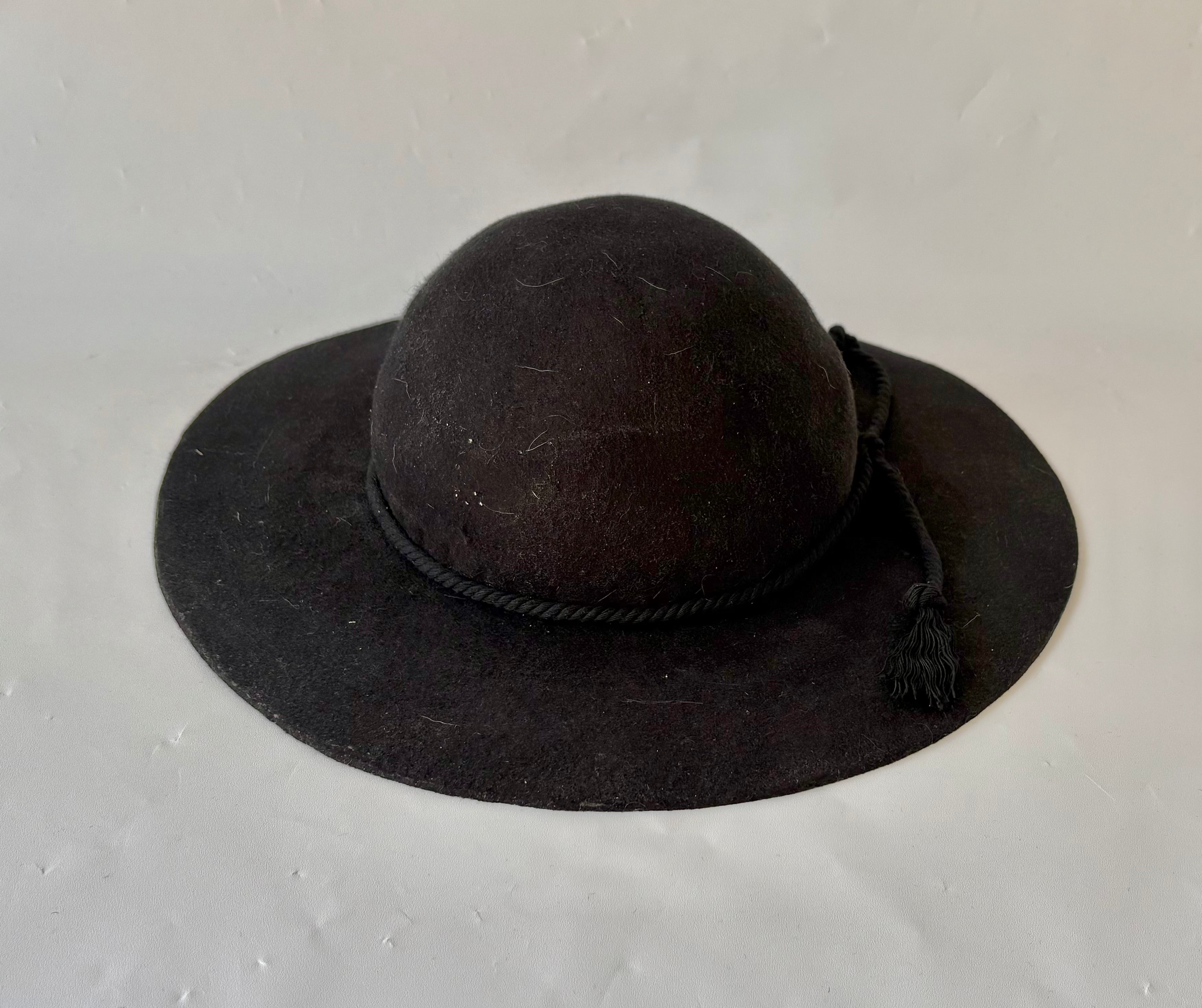Round Hat