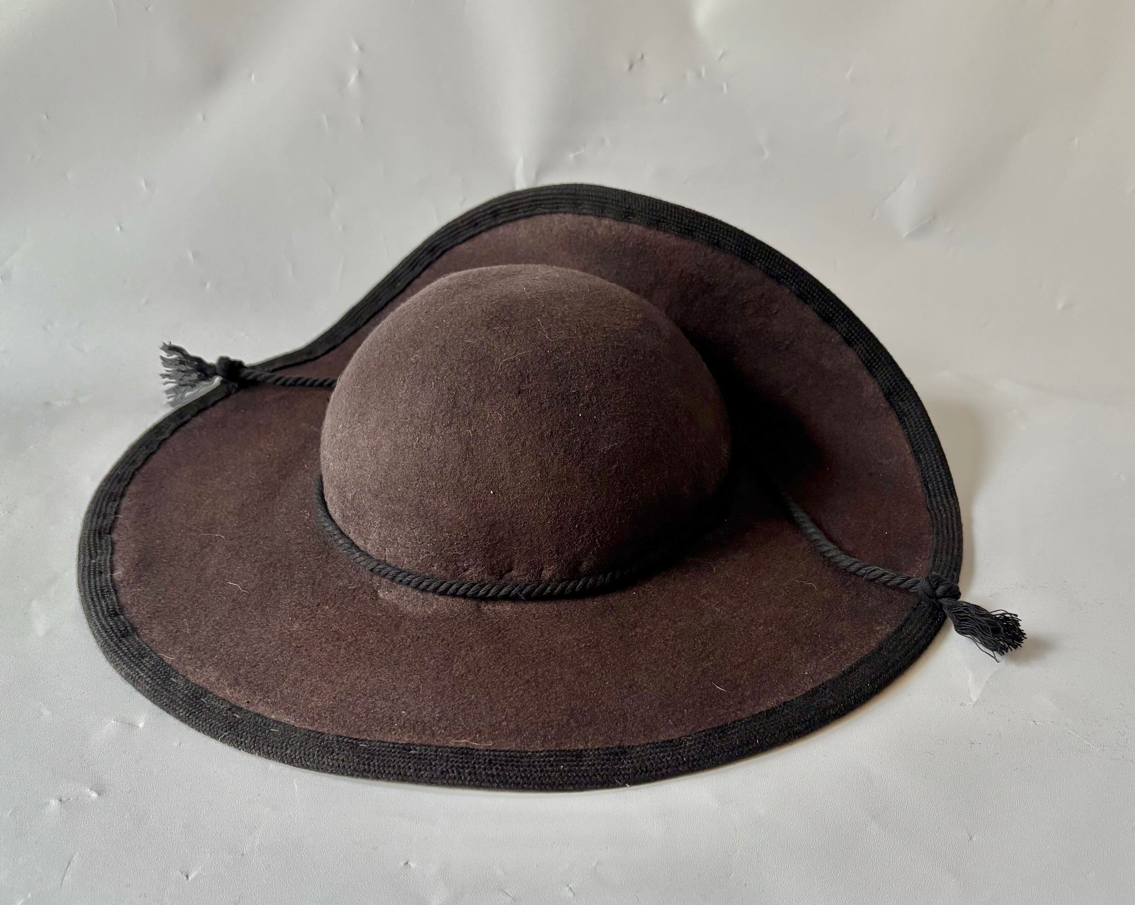 Bound Fantail Hat