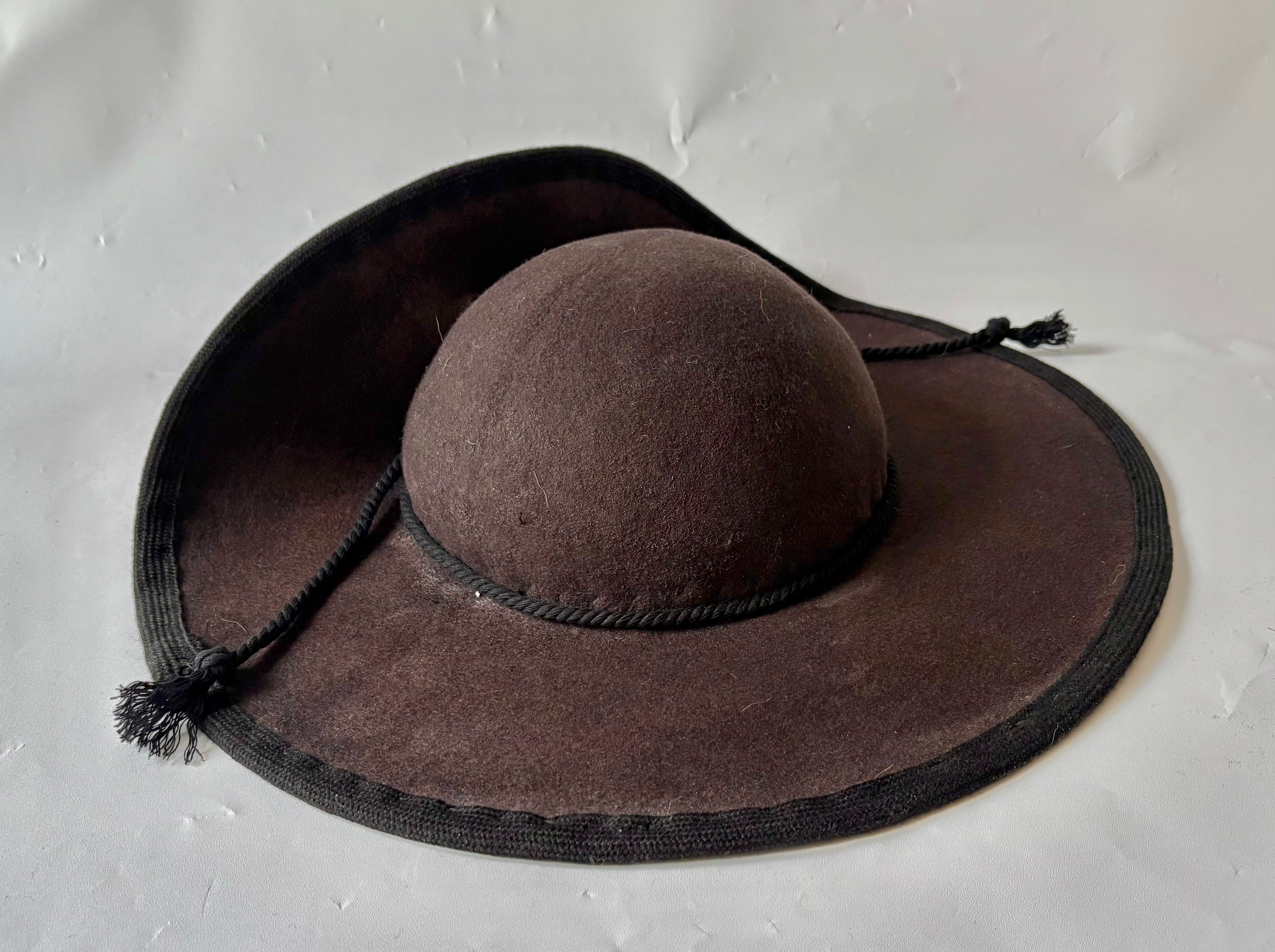 Bound Fantail Hat