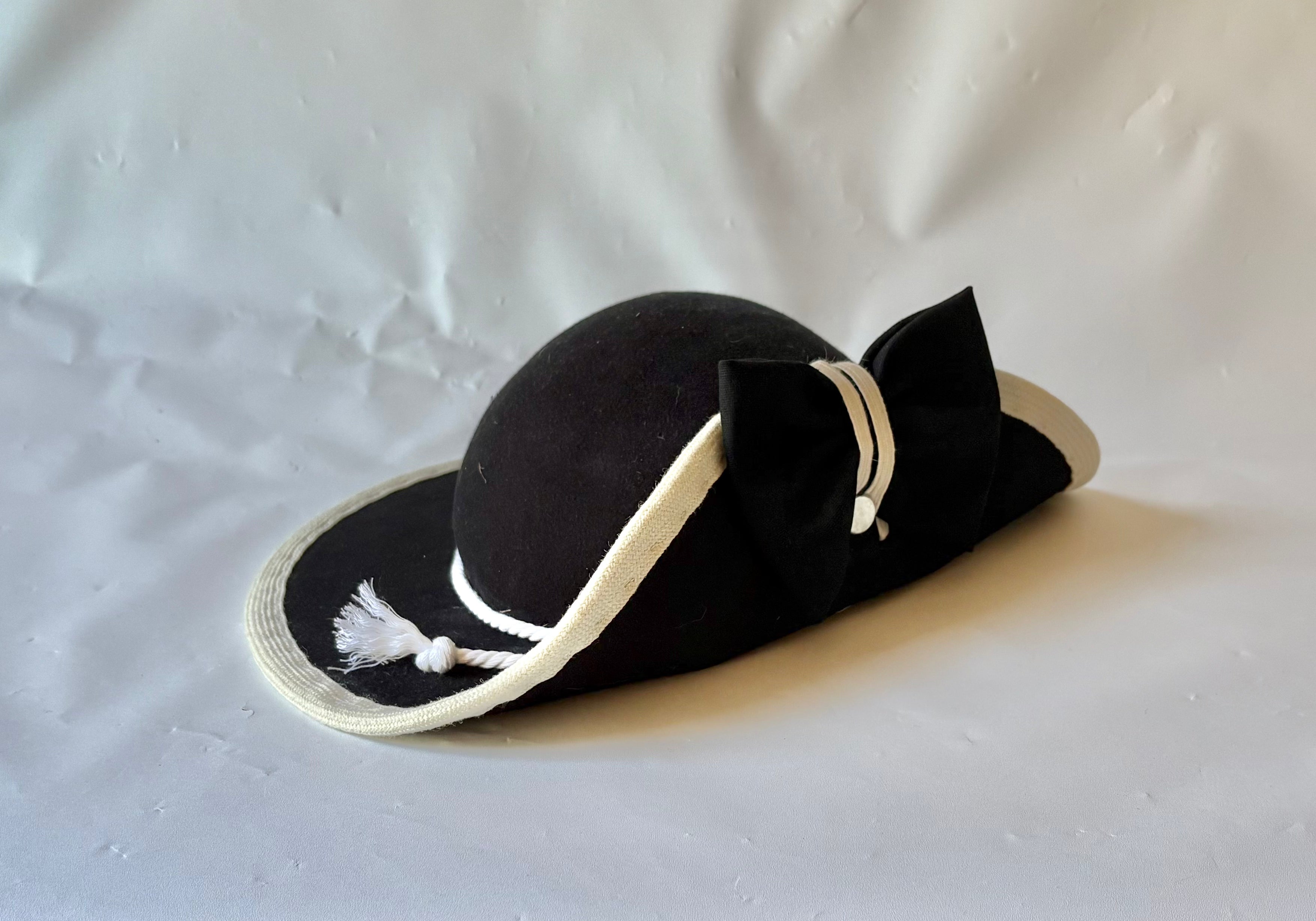 Bound Wool Felt Round Hat with Cockade